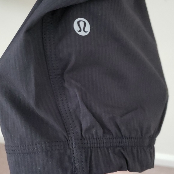lululemon black cropped pants size 6 - Picture 4 of 8